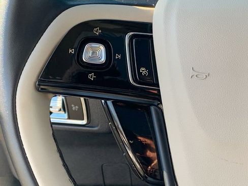 Used 2025 Lincoln Corsair AWD w/ Equipment Group 101A image 31