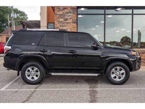 Used 2022 Toyota 4Runner SR5 Premium w/ Moonroof Package AWD/4WD image 2