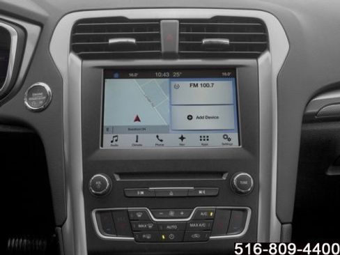 Used 2018 Ford Fusion SE w/ Fusion SE Technology Package image 18