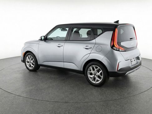 Used 2025 Kia Soul LX w/ LX Technology Package image 6