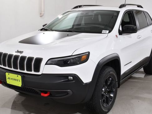 Used 2022 Jeep Cherokee Trailhawk w/ Comfort/Convenience Group AWD/4WD image 2