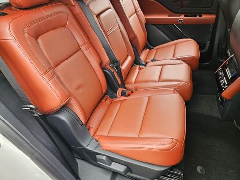 Used 2025 Lincoln Aviator Reserve w/ Illumination Package RWD image 19