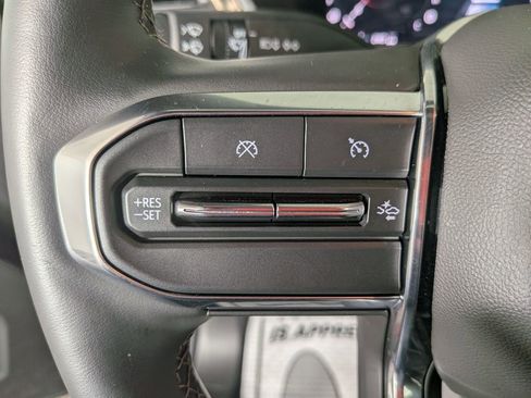 Certified 2024 GMC Canyon Denali image 22