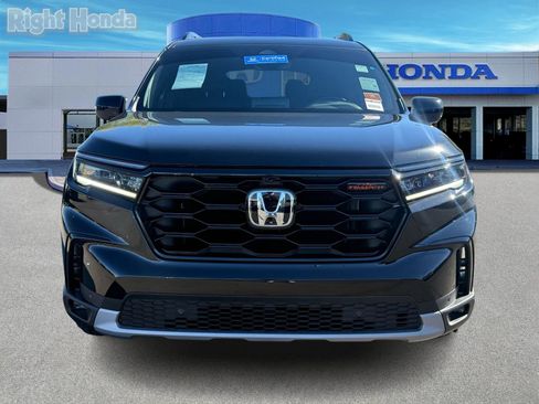 Certified 2024 Honda Pilot TrailSport image 7