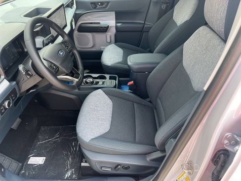 New 2025 Ford Maverick XLT w/ XLT Luxury Package FWD image 18