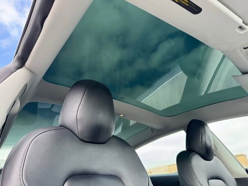 Used 2019 Tesla Model 3 Standard Range Plus image 14