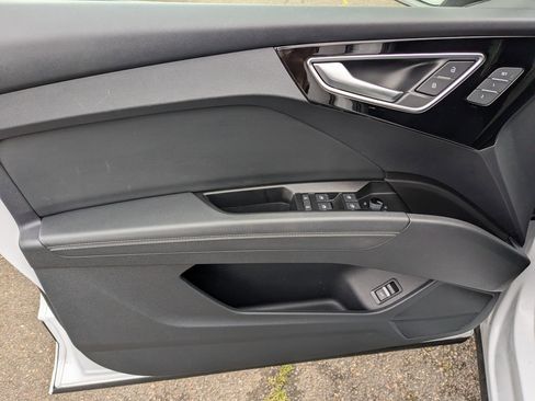 Used 2023 Audi Q4 e-tron Premium Plus w/ Premium Plus image 9