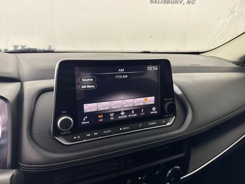 Used 2024 Nissan Rogue S image 15