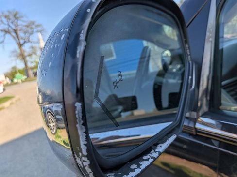 Used 2011 Cadillac Escalade Premium AWD/4WD image 12