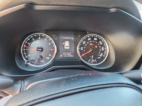 Used 2019 Toyota RAV4 LE AWD/4WD image 5