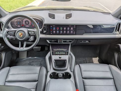 Certified 2024 Porsche Cayenne AWD/4WD image 21