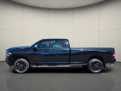 Used 2022 RAM 3500 Big Horn w/ Night Edition AWD/4WD image 4