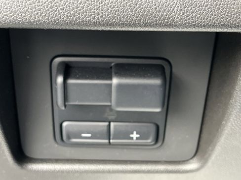 Used 2025 GMC Canyon Elevation w/ Convenience Package image 30