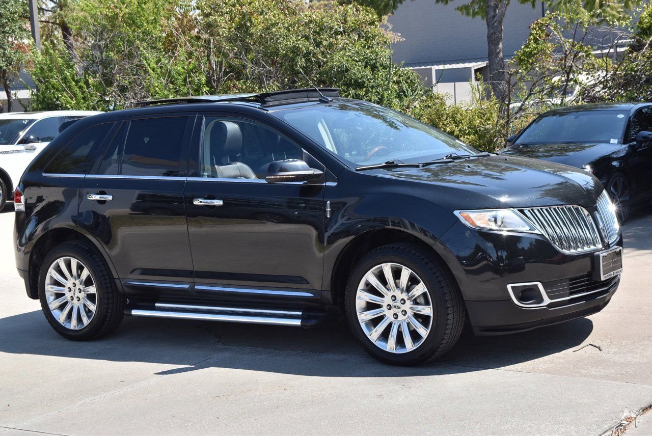 Used 2013 Lincoln MKX FWD image 5