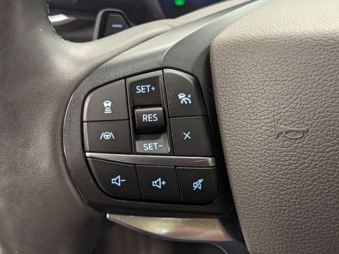 Used 2020 Ford Explorer Platinum w/ Premium Technology Package image 13