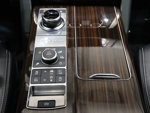 Used 2017 Land Rover Range Rover Autobiography image 34