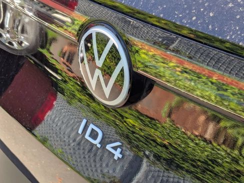 Used 2023 Volkswagen ID.4 Pro S AWD/4WD image 4