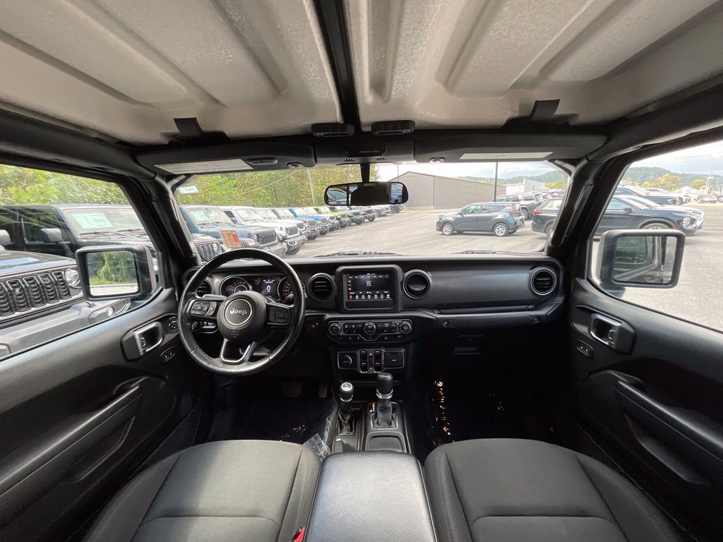 Used 2022 Jeep Gladiator Sport AWD/4WD image 15