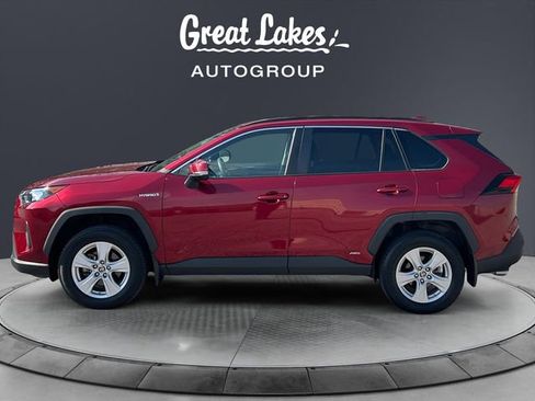 Used 2021 Toyota RAV4 LE image 2
