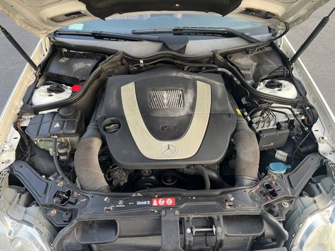 Used 2007 Mercedes-Benz CLK 350 Coupe image 34