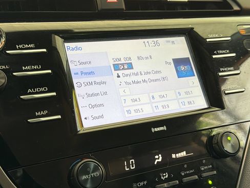 Used 2020 Toyota Camry SE FWD image 6