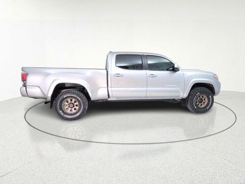 Used 2019 Toyota Tacoma TRD Off-Road image 9