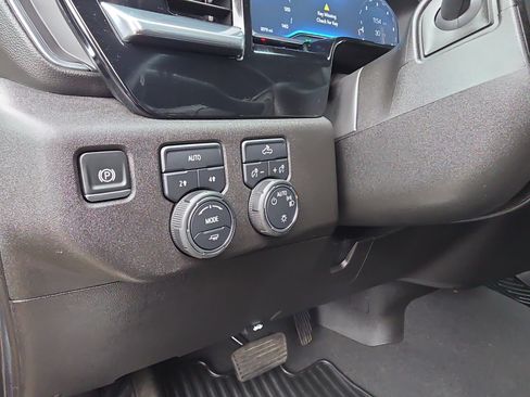 Used 2025 Chevrolet Silverado 1500 LT image 17