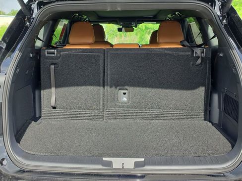 New 2026 Toyota Highlander Platinum AWD/4WD image 33