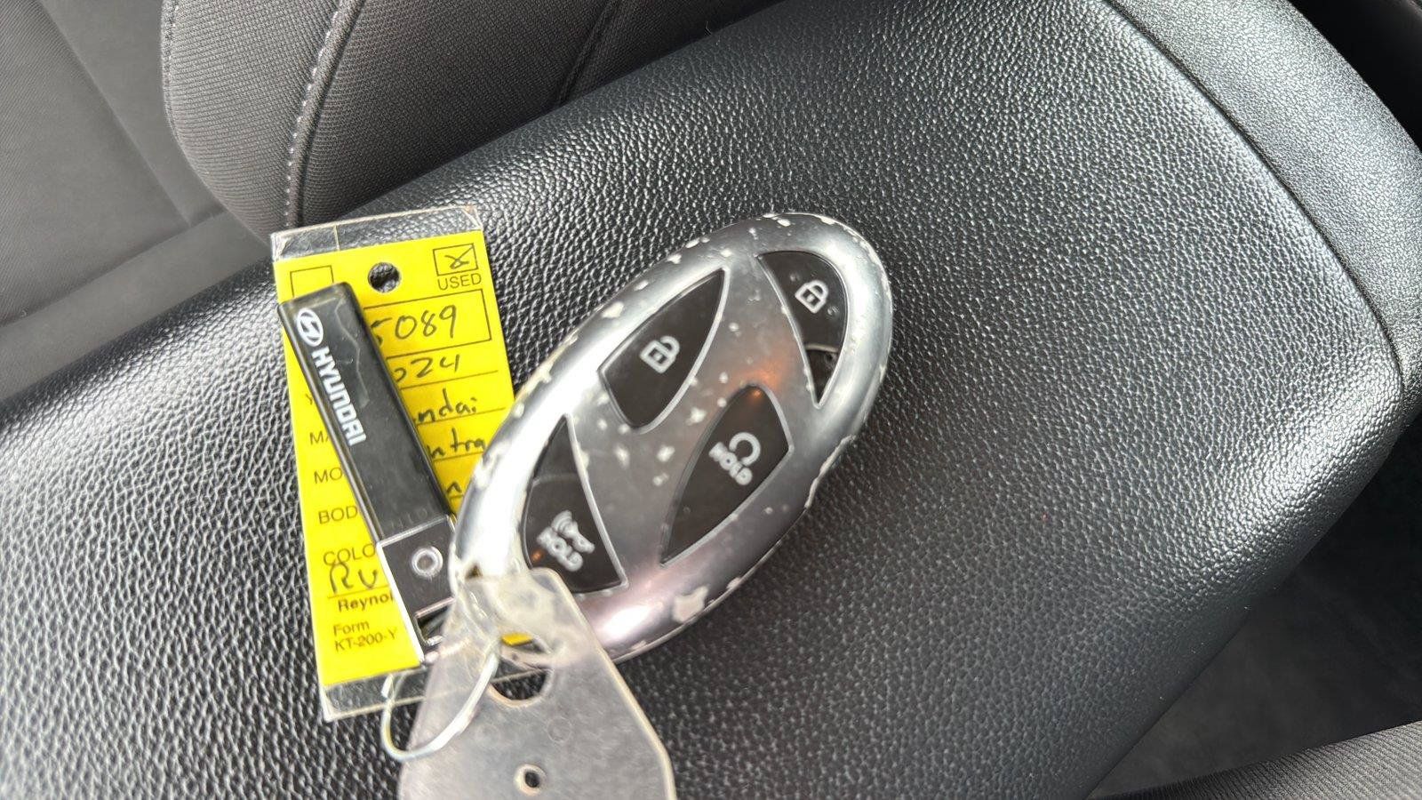 Used 2024 Hyundai Elantra SEL FWD image 30