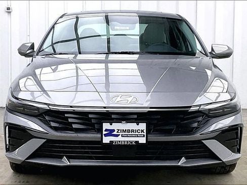 New 2026 Hyundai Elantra Limited image 3