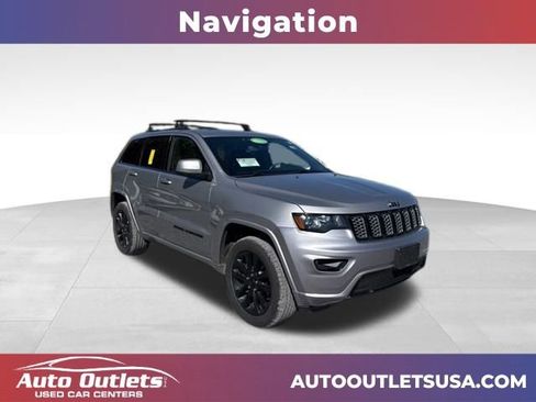 Used 2019 Jeep Grand Cherokee Altitude image 1