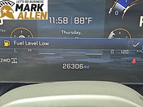 Used 2025 Chevrolet Suburban Z71 AWD/4WD image 12