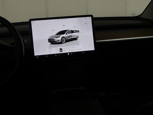 Used 2023 Tesla Model 3 Standard Range image 38