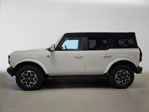 Used 2024 Ford Bronco Outer Banks AWD/4WD image 2