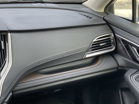 Used 2025 Subaru Outback Limited image 22