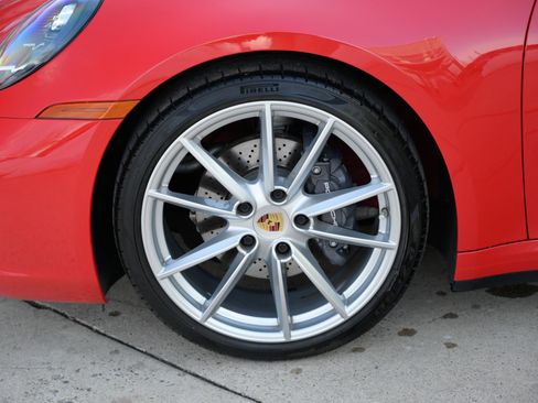 Used 2022 Porsche 911 Carrera image 9