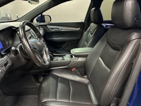Used 2023 Cadillac XT5 Luxury FWD image 9