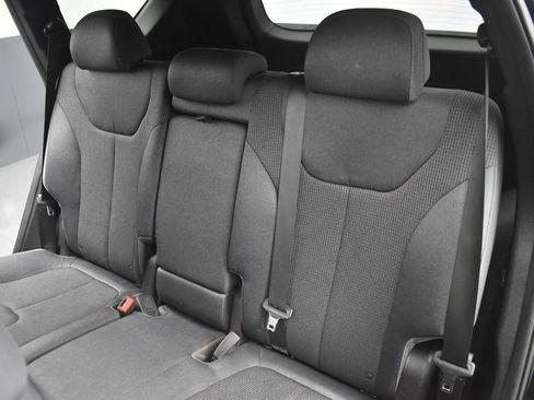 Used 2019 Hyundai Santa Fe SE image 17