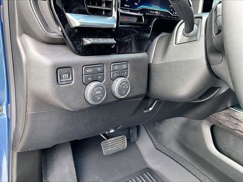 Used 2025 Chevrolet Silverado 2500 LTZ w/ Trail Boss Package image 29