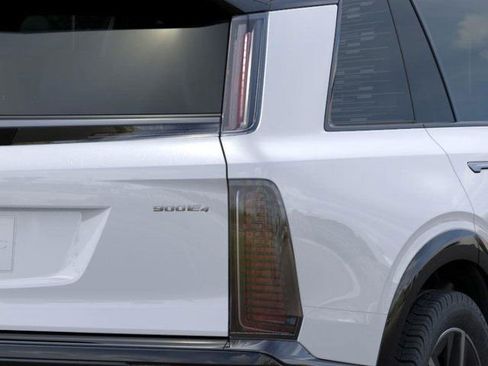 New 2026 Cadillac Vistiq Sport w/ LPO, Floor Liner Package image 11