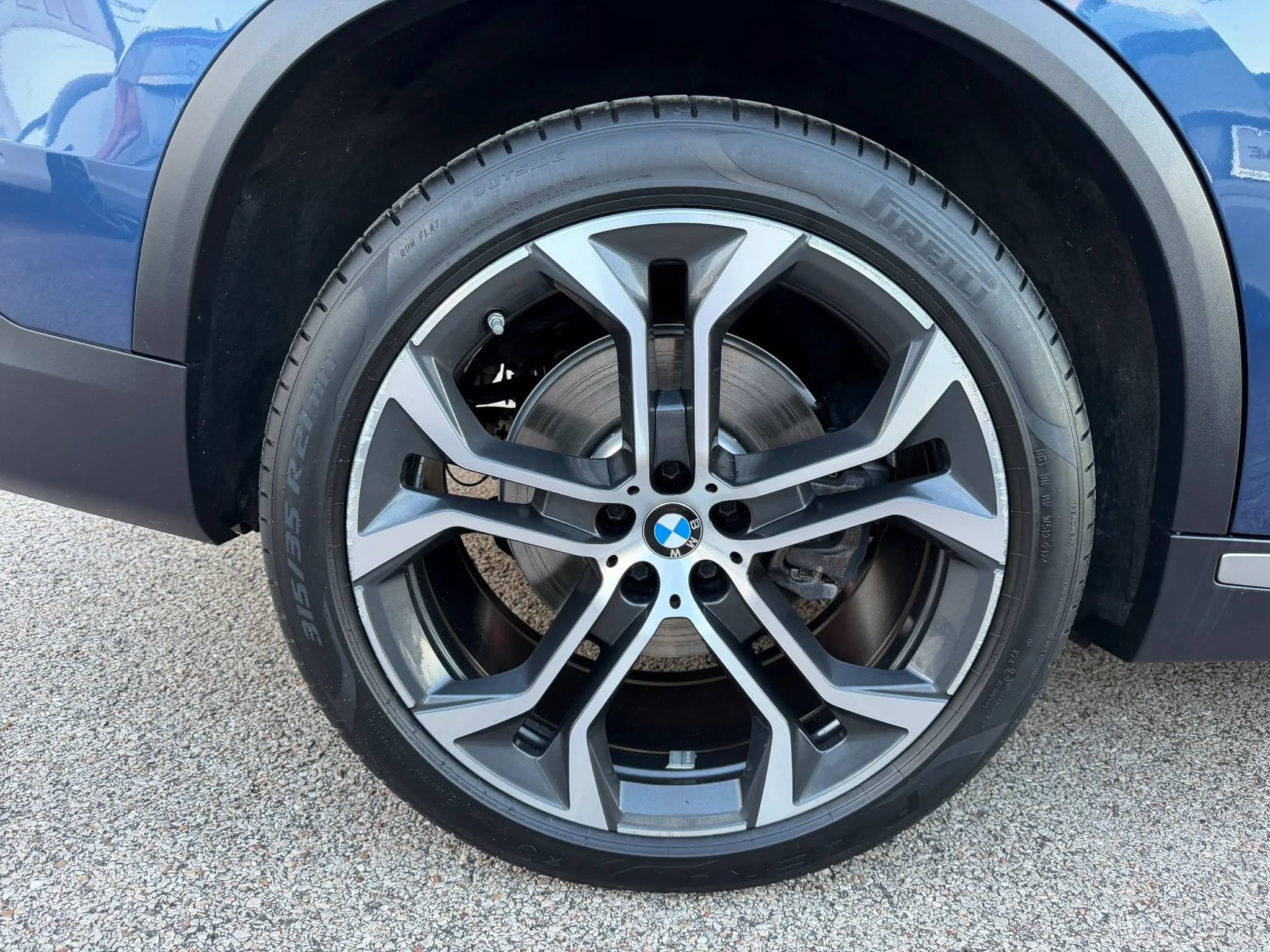 Used 2023 BMW X5 xDrive40i w/ Parking Assistance Package AWD/4WD image 14