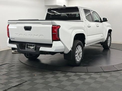Used 2026 Toyota Tacoma SR5 AWD/4WD image 16