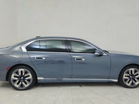 Used 2023 BMW i7 xDrive60 image 6