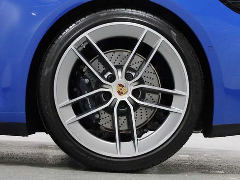 Used 2025 Porsche 911 Carrera RWD image 38