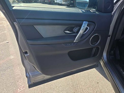 Used 2025 Land Rover Discovery Sport Dynamic SE image 23