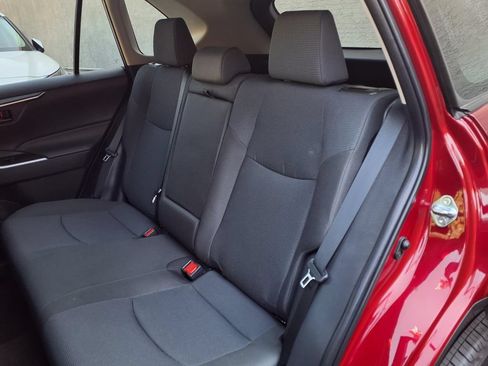 Certified 2025 Toyota RAV4 LE FWD image 21