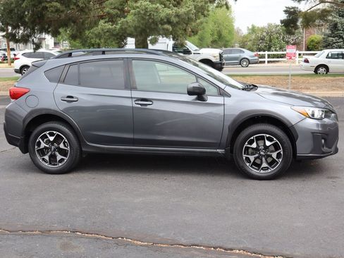 Used 2020 Subaru Crosstrek 2.0i Premium w/ Moonroof Package 1 AWD/4WD image 3