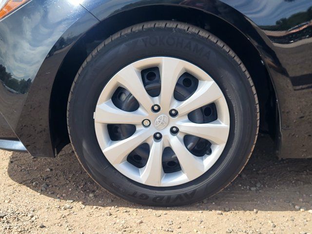 Used 2024 Toyota Corolla LE FWD image 9