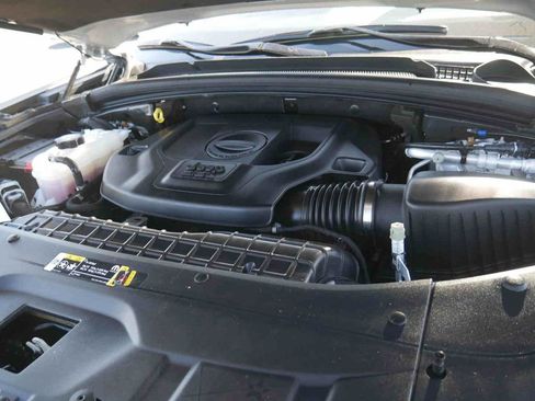 Certified 2023 Jeep Grand Cherokee L Overland image 12