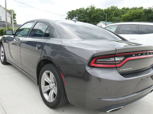Used 2016 Dodge Charger SXT RWD image 8